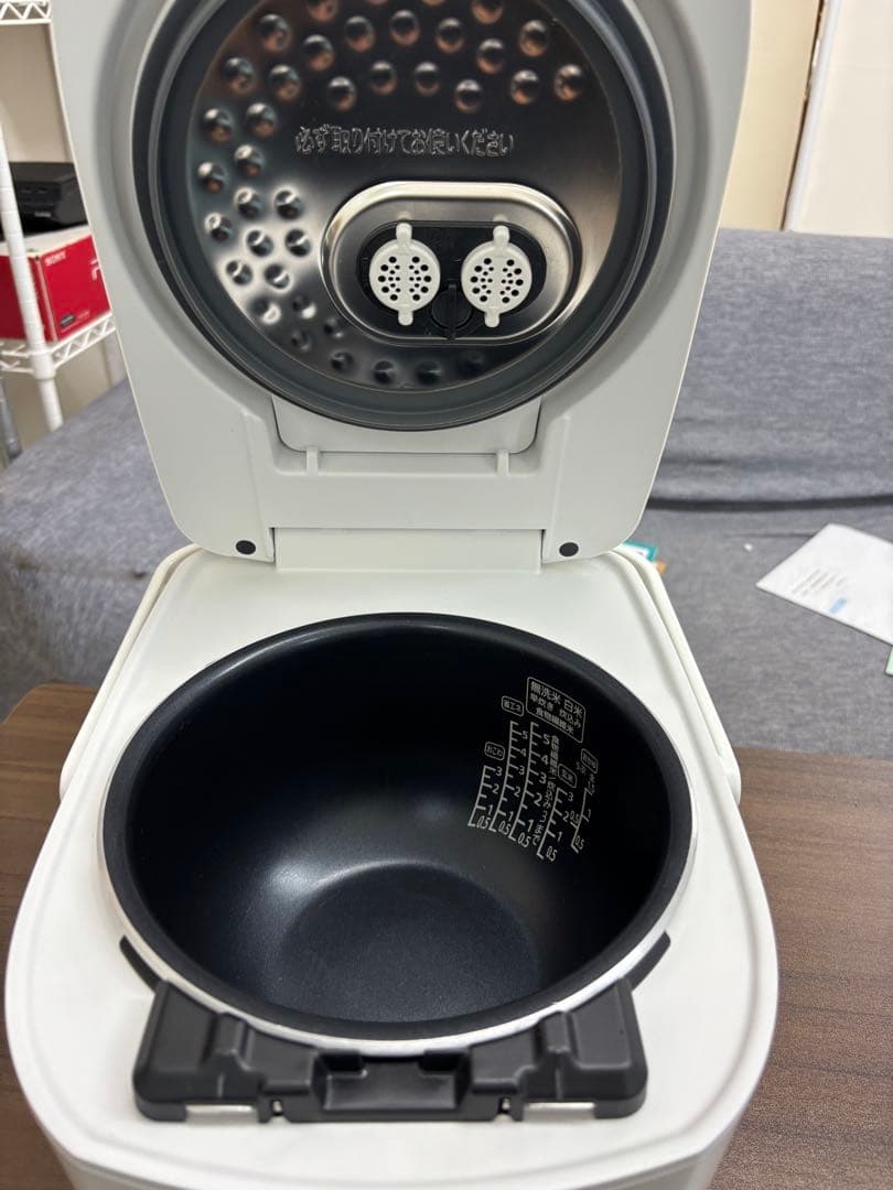 2021年製5.5合アイリスオーヤマ圧力IHジャー炊飯器 RC-PD50-WＴ