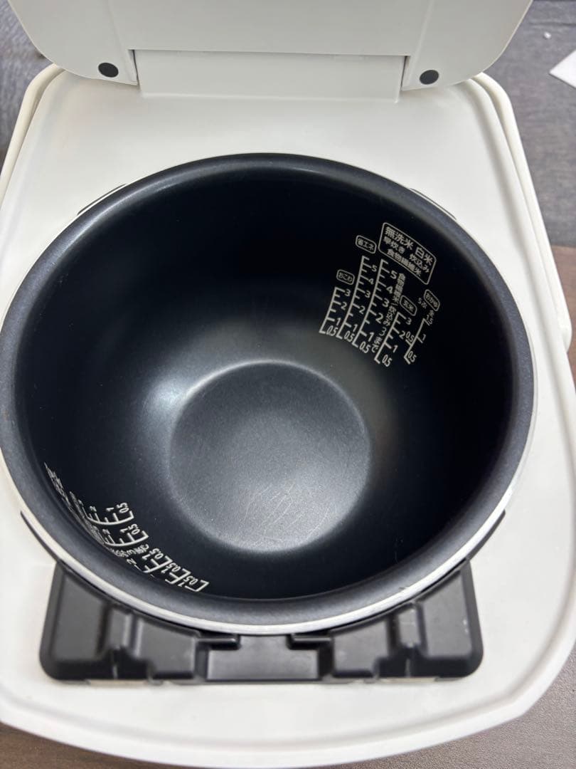 2021年製5.5合アイリスオーヤマ圧力IHジャー炊飯器 RC-PD50-WＴ