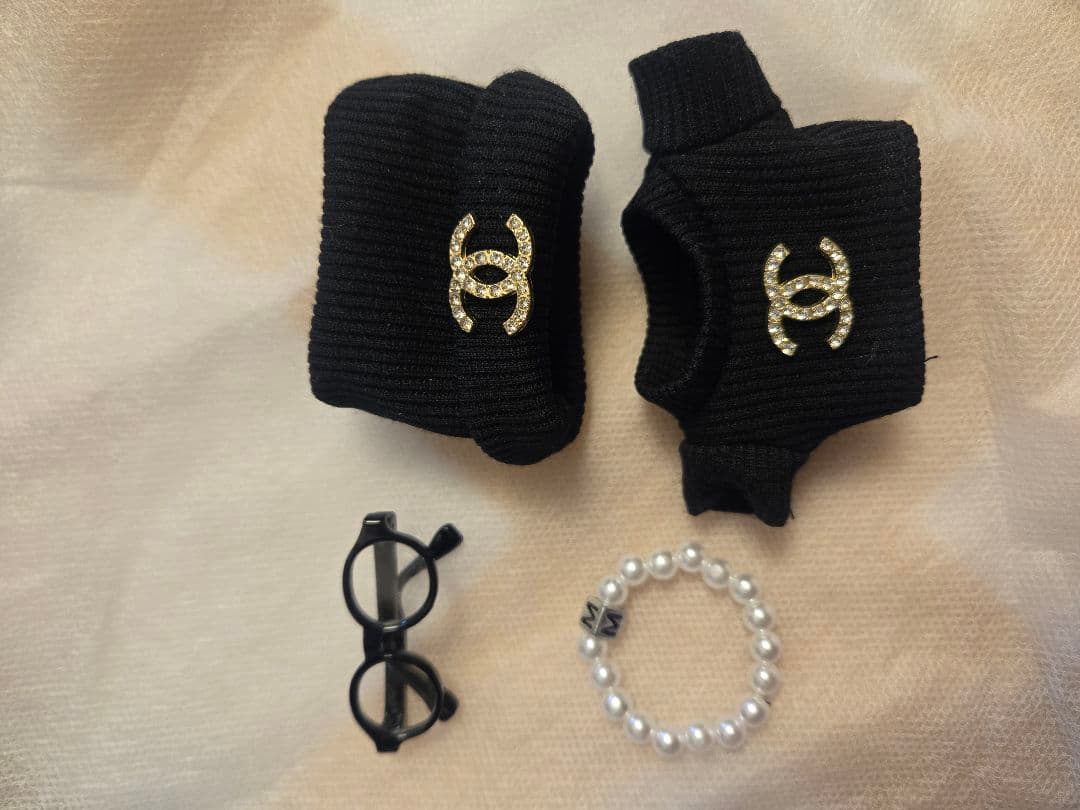 イニシャルラブブ　m 眼鏡　服　帽子　ネックレス　箱　セット