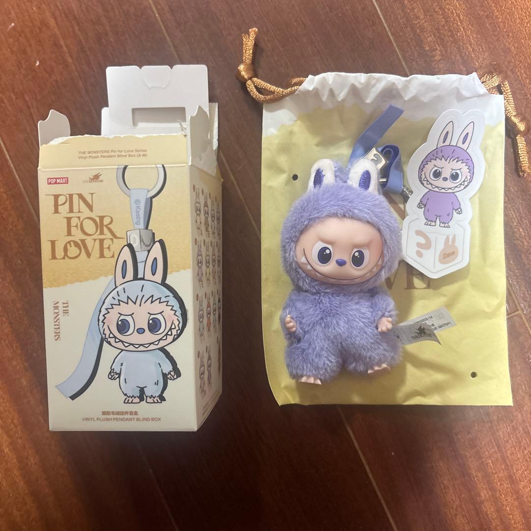 POPMART ラブブ イニシャル チャーム PIN FOR LOVE 【？】