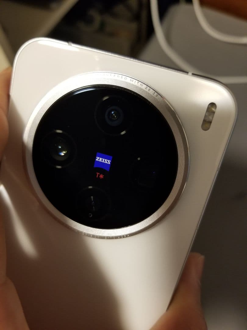 vivo Zeissレンズ搭載スマートフォン Vivo x200 promini