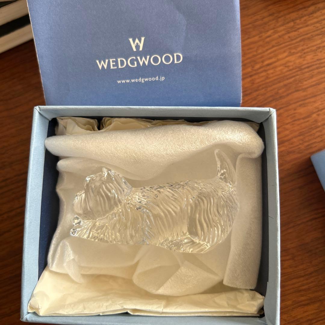  ウェッジウッド　犬の置物 ペーパーウェイト　ガラス細工　箱付き