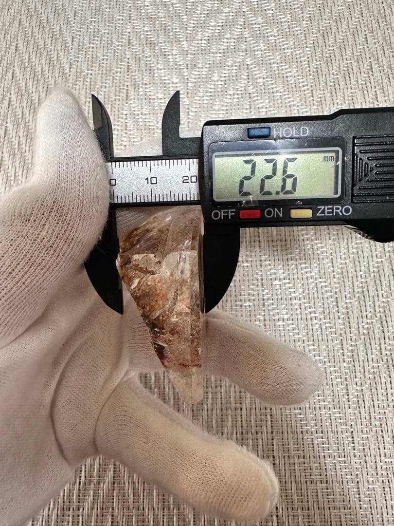 極上赤内包 ファイヤークォーツ フリーフォーム 天然石 一点物 819