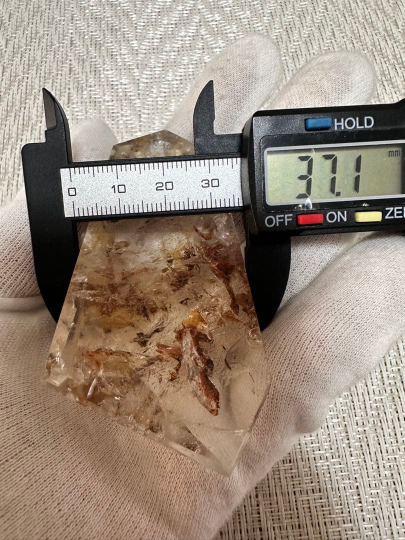 極上赤内包 ファイヤークォーツ フリーフォーム 天然石 一点物 819