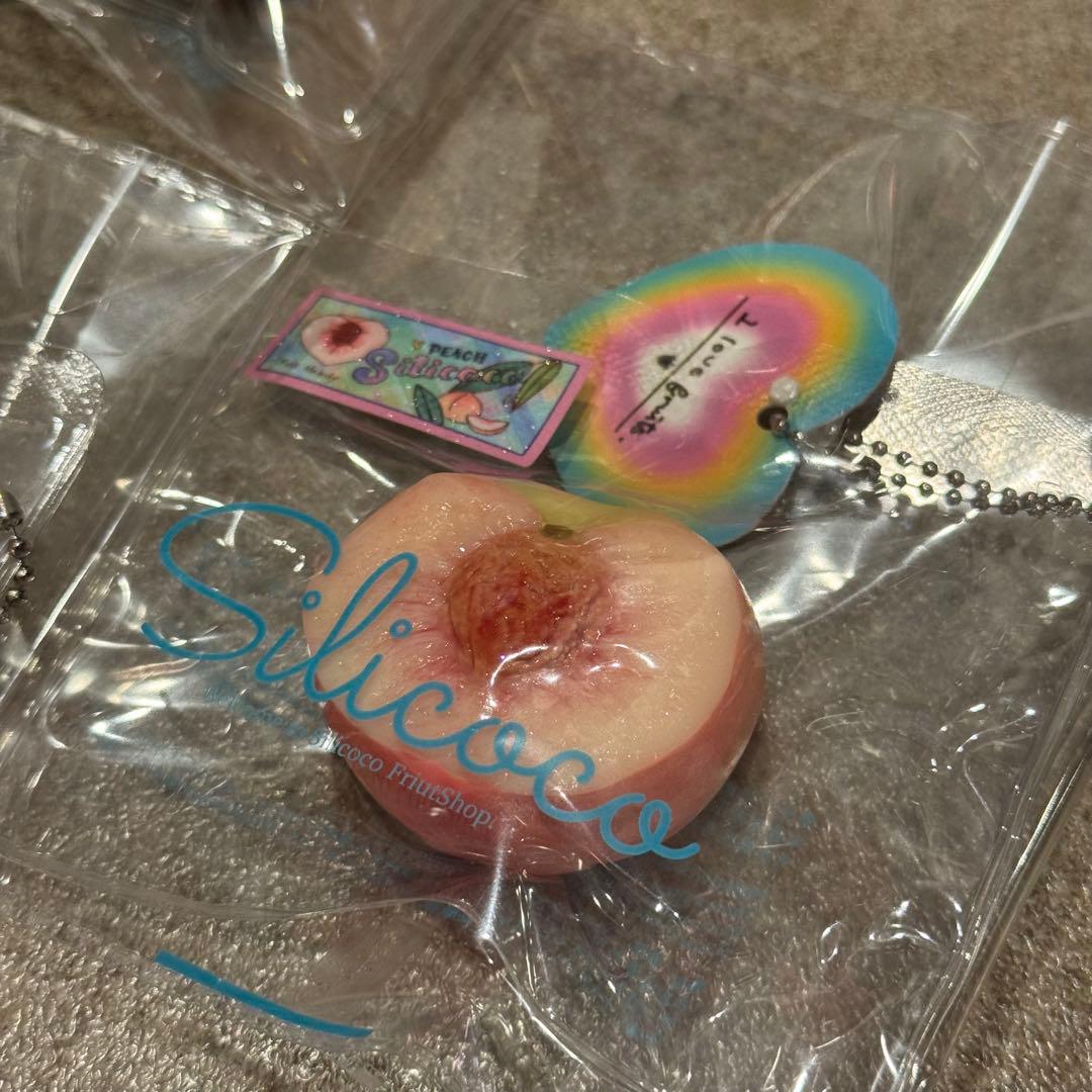 【入手困難】silicoco 桃スクイーズ 西里可可 シリココ slomood