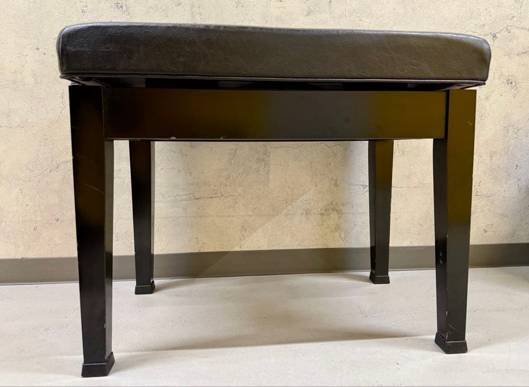 YAMAHAピアノの椅子　ブラック　黒　スツール　高さ調整　ヴィンテージ　ベンチ