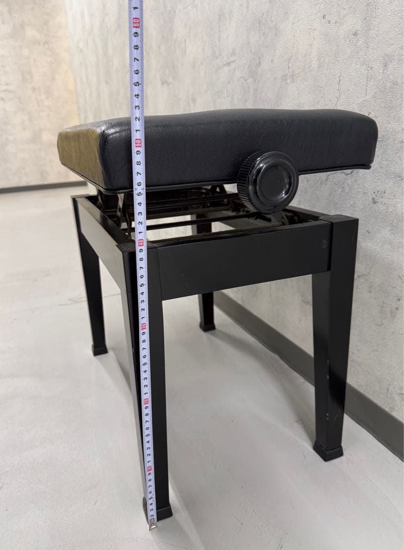 YAMAHAピアノの椅子　ブラック　黒　スツール　高さ調整　ヴィンテージ　ベンチ