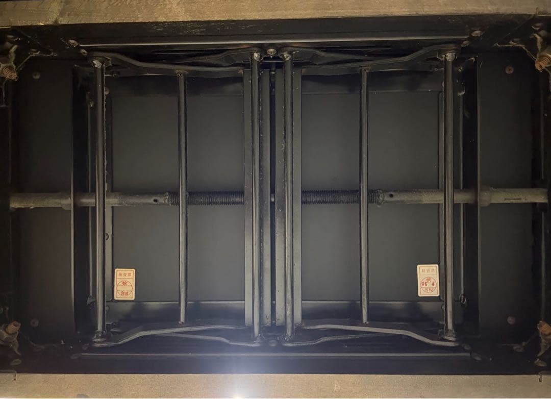 YAMAHAピアノの椅子　ブラック　黒　スツール　高さ調整　ヴィンテージ　ベンチ