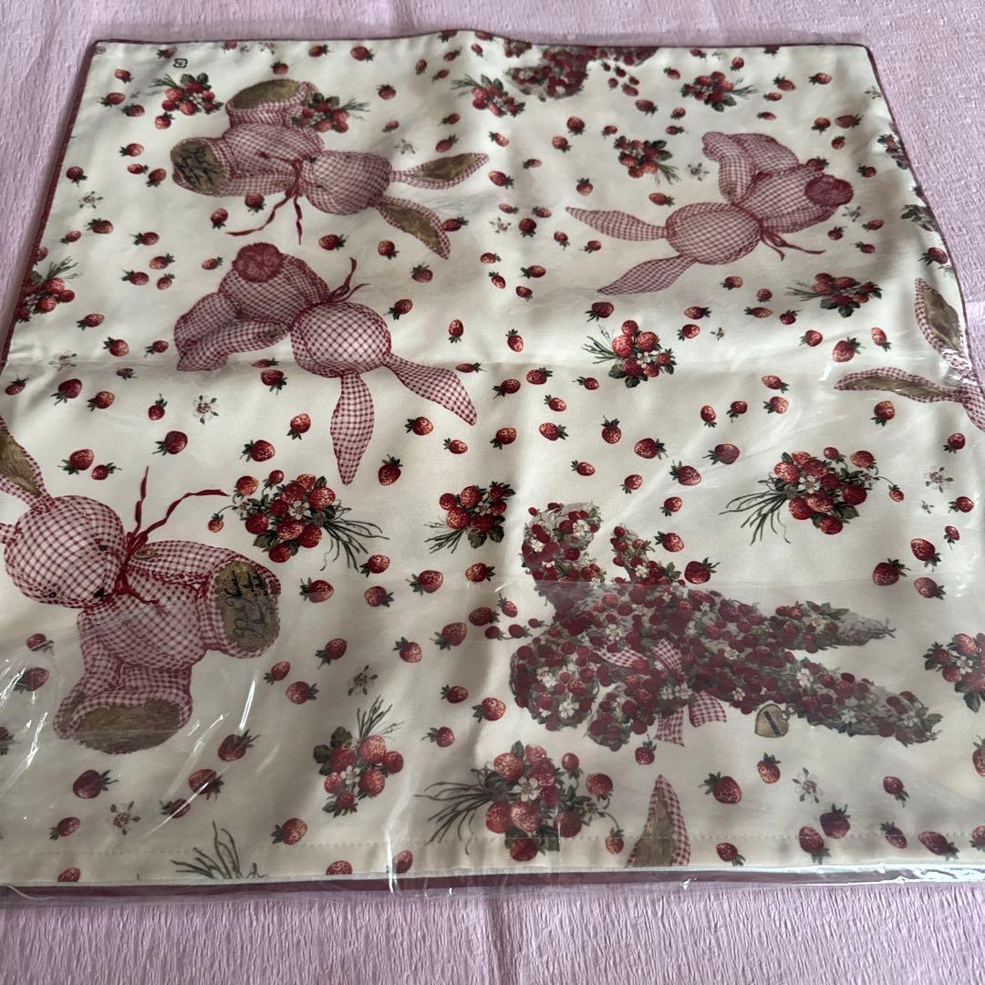 新品未使用　ピンクハウスうさぎクッションカバー