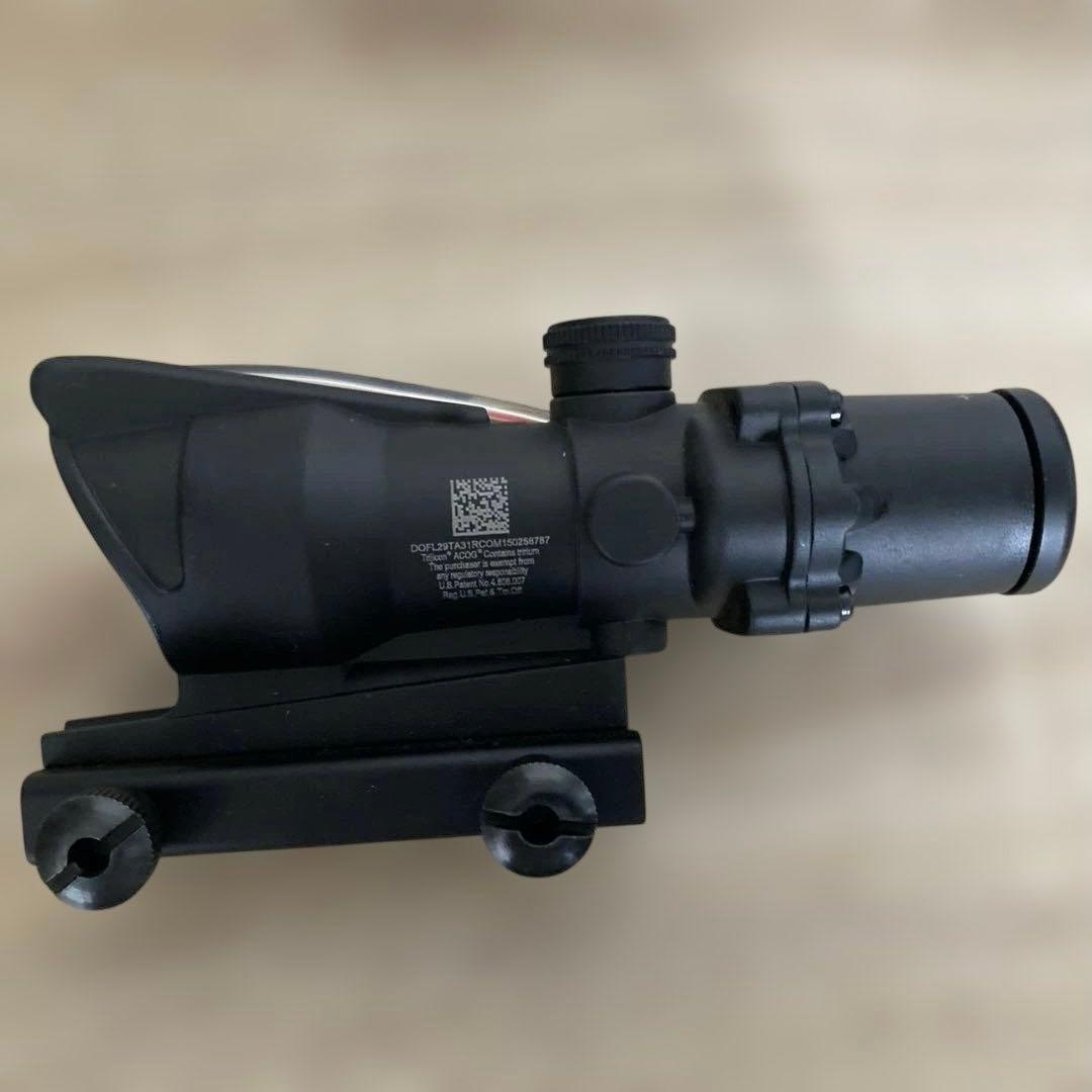 Tryangle トリジコンタイプ　スコープ　レティクル発光 4倍率