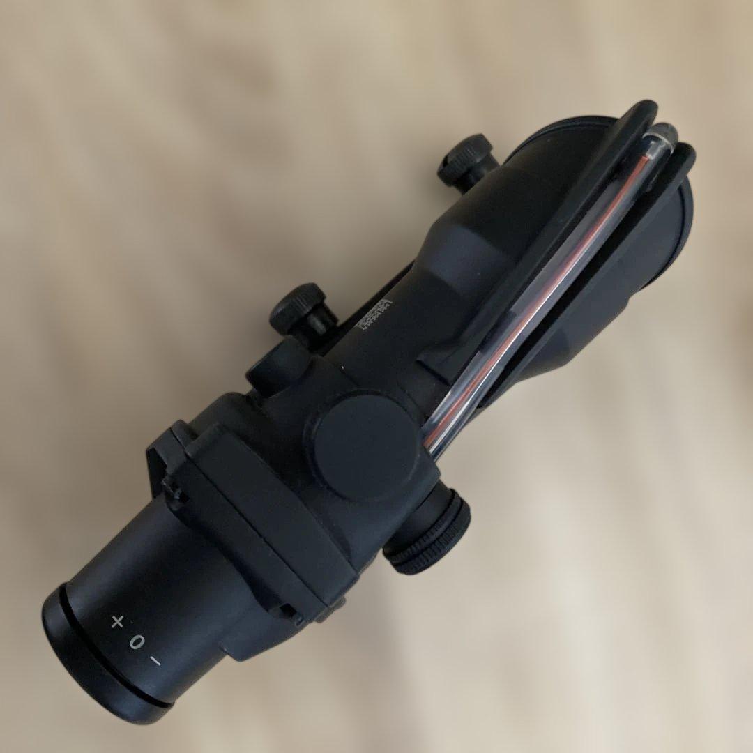 Tryangle トリジコンタイプ　スコープ　レティクル発光 4倍率