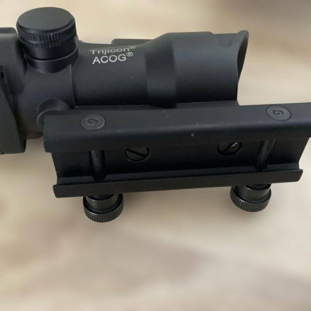 Tryangle トリジコンタイプ　スコープ　レティクル発光 4倍率