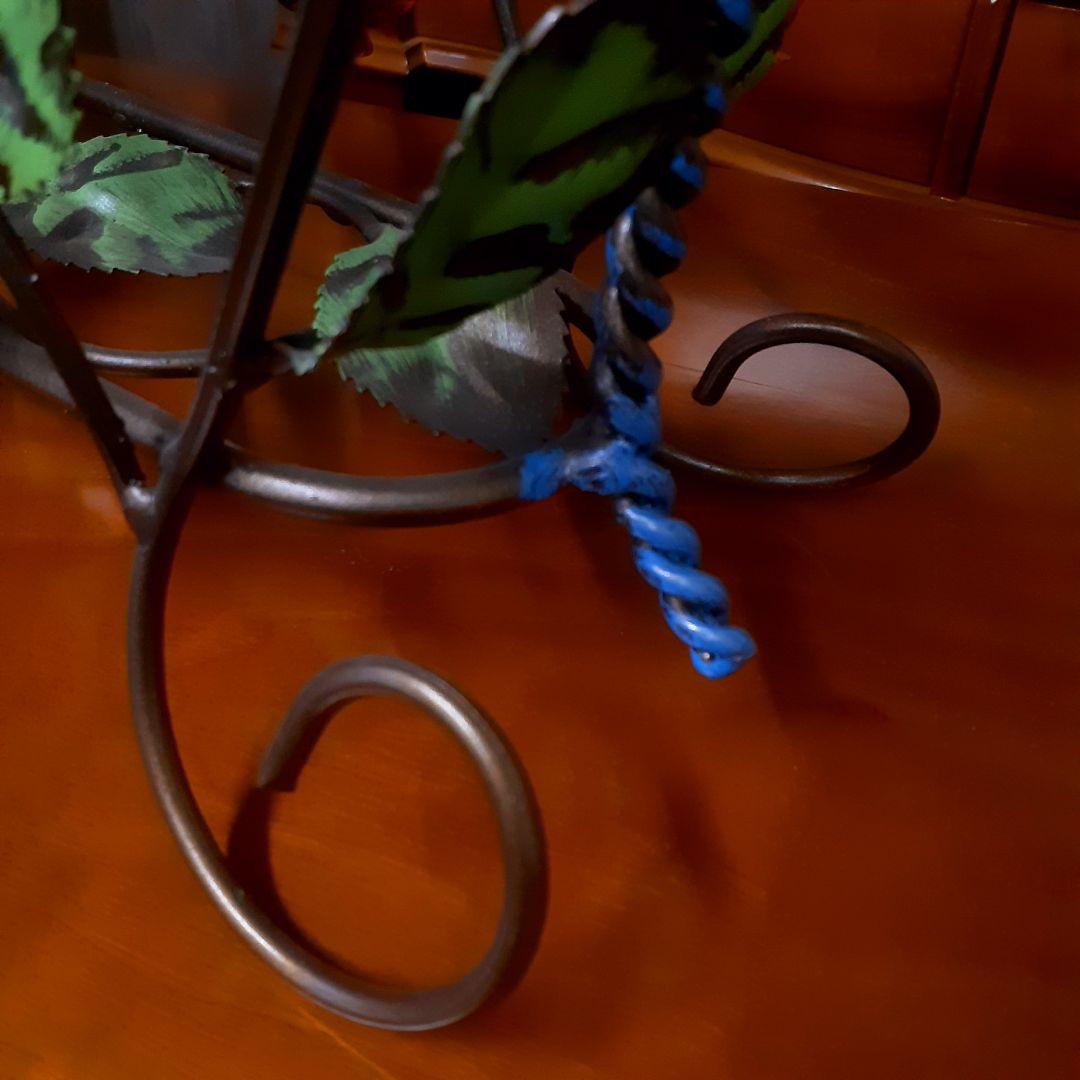 輸入雑貨　イタリア製品　ヨーロピアン　ローズ　アイアン　マガジンラック