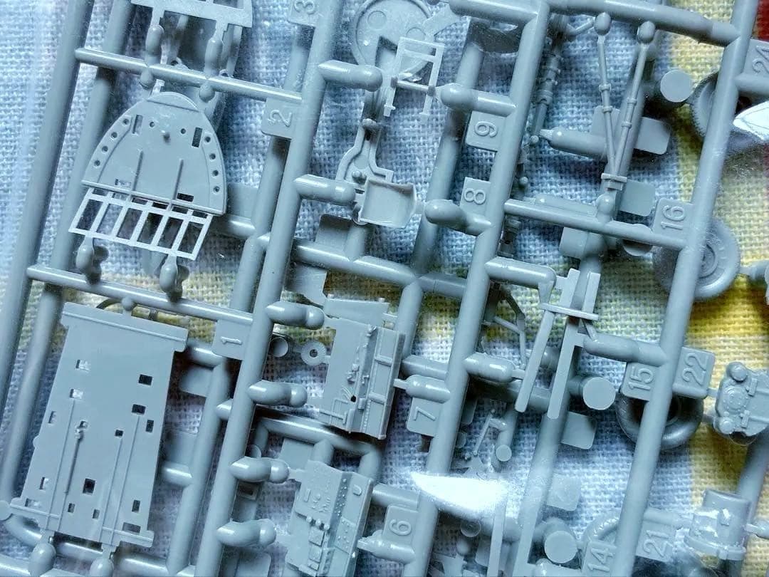 サイバーホビー (ドラゴン) 1/72 F6F-3 ヘルキャット w/デッキ