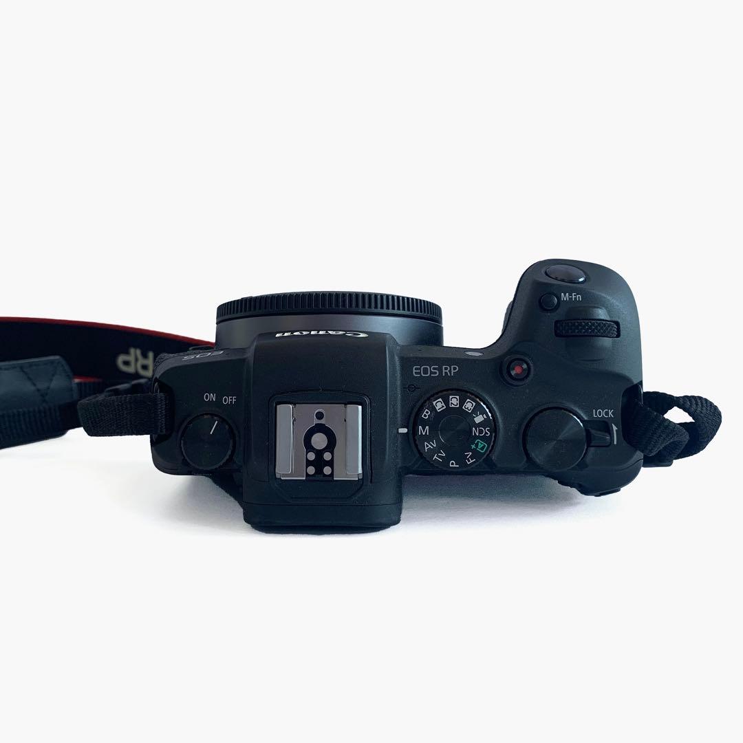 Canon EOS RP ミラーレス一眼 本体とバッテリー