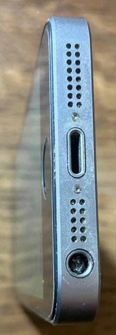 Apple iPhone SE シルバー 32GB simフリー