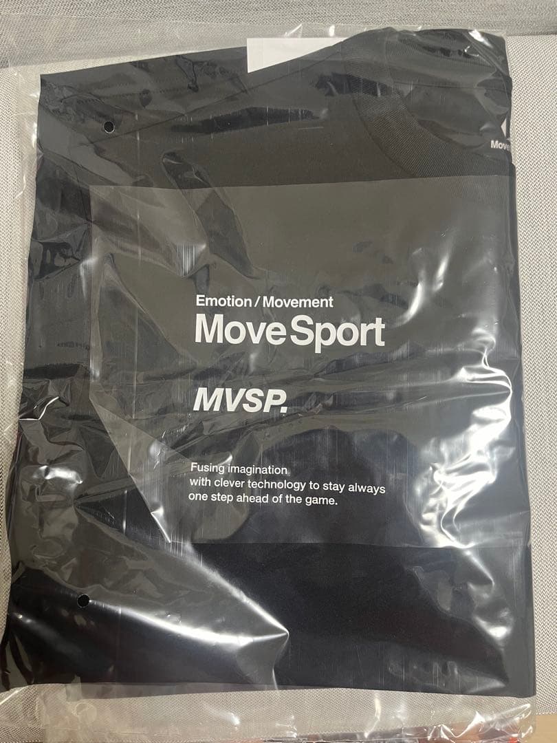 石川祐希　ムーブスポーツペルージャコラボTシャツ