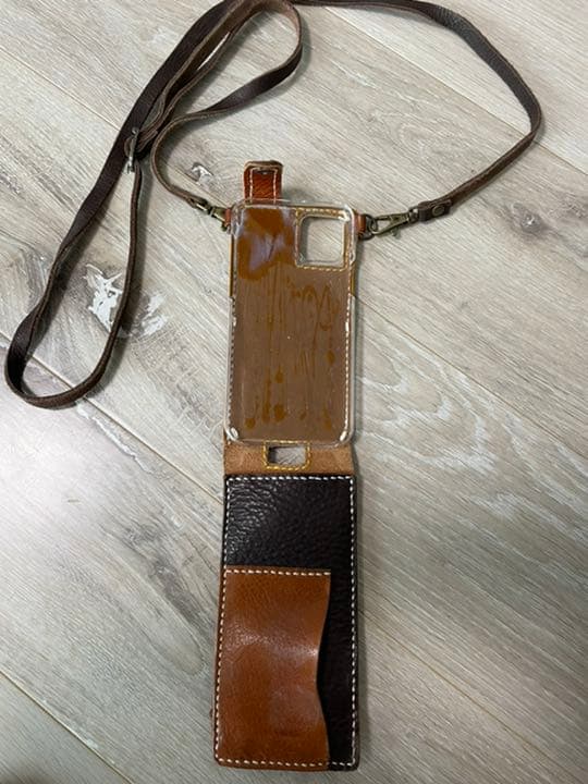 iPhone11pro革製縦開きケース