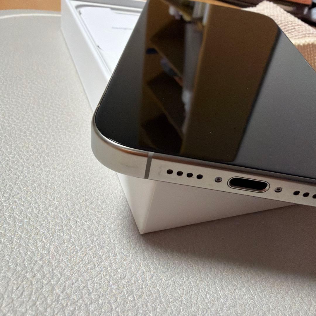 L*a様 iPhone 15 Pro max 256GB ナチュラルチタニウム