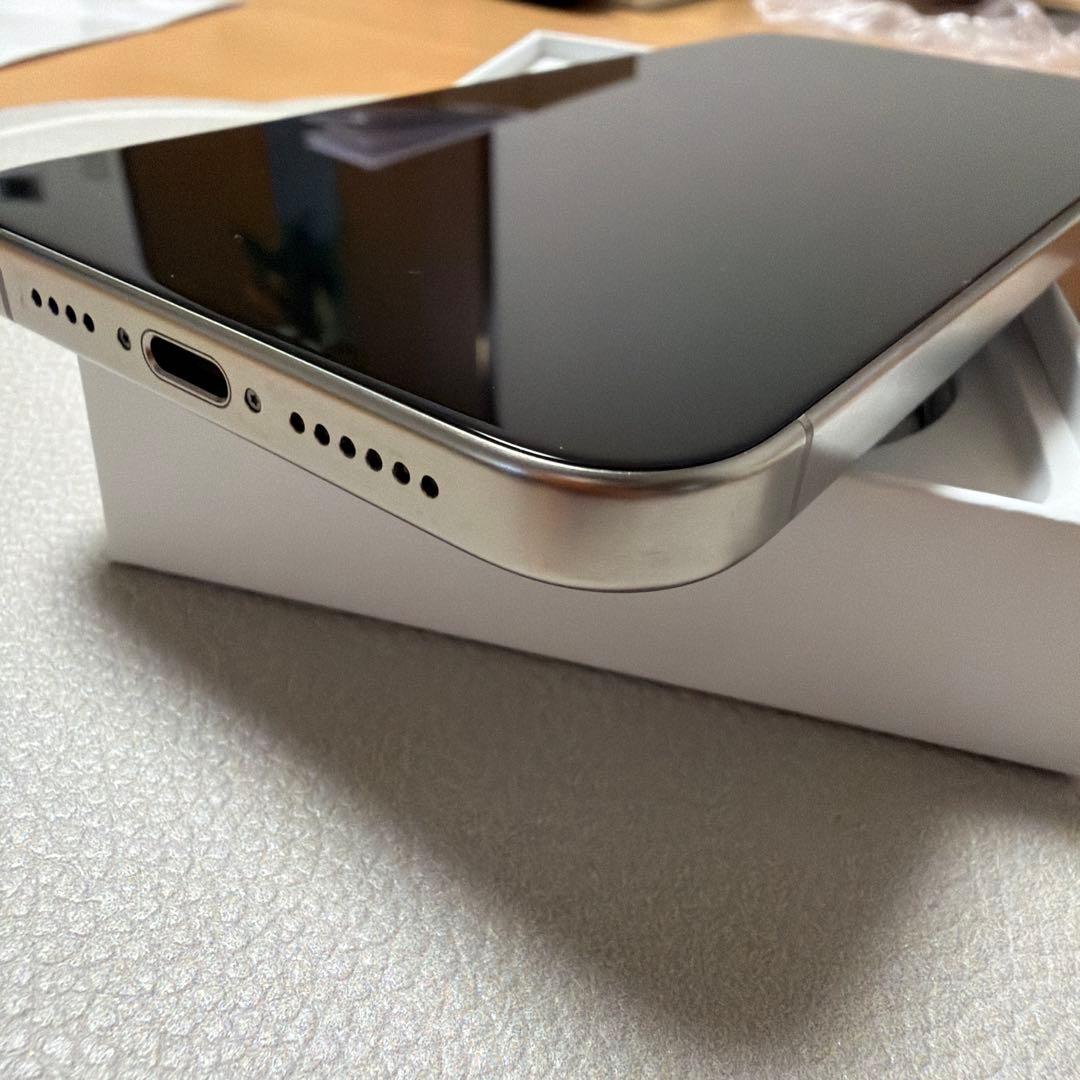 L*a様 iPhone 15 Pro max 256GB ナチュラルチタニウム