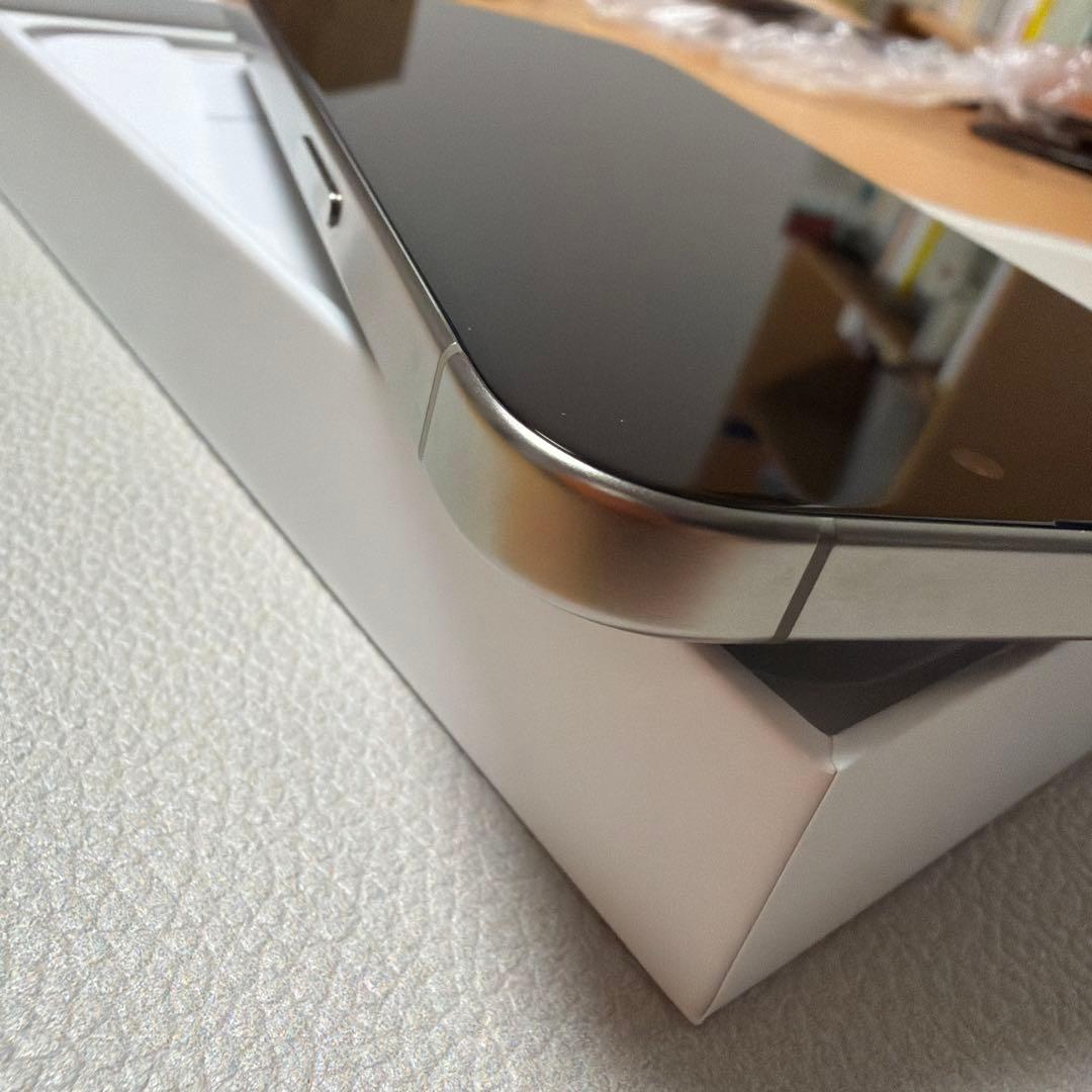 L*a様 iPhone 15 Pro max 256GB ナチュラルチタニウム