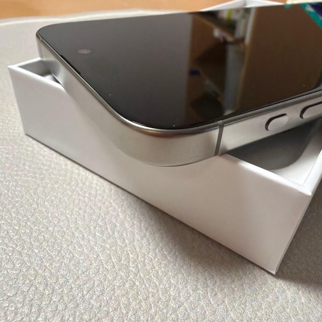 L*a様 iPhone 15 Pro max 256GB ナチュラルチタニウム