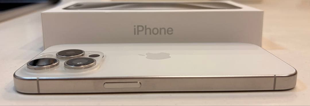 【キズ無し美品】iPhone 15 Pro 128GB ホワイト 付属品完備