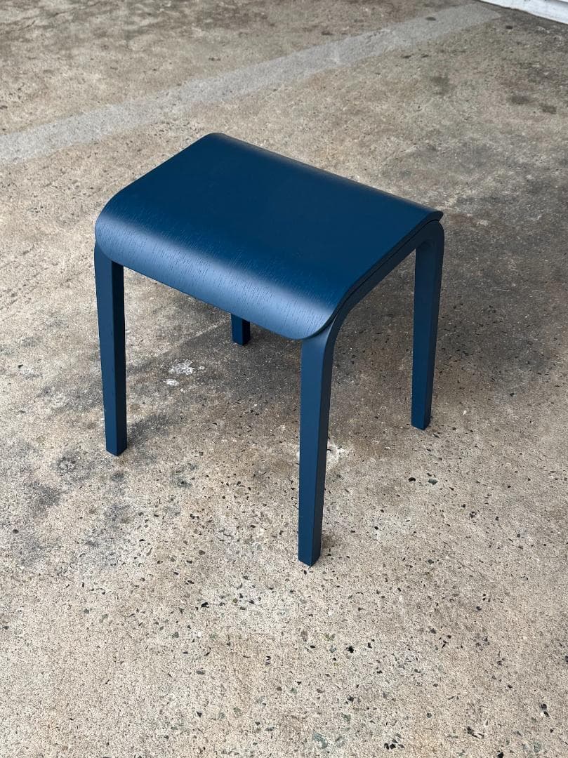 旭川家具 匠工芸 TAPEREDスツールB ロータイプ オーク 張座 ネイビー