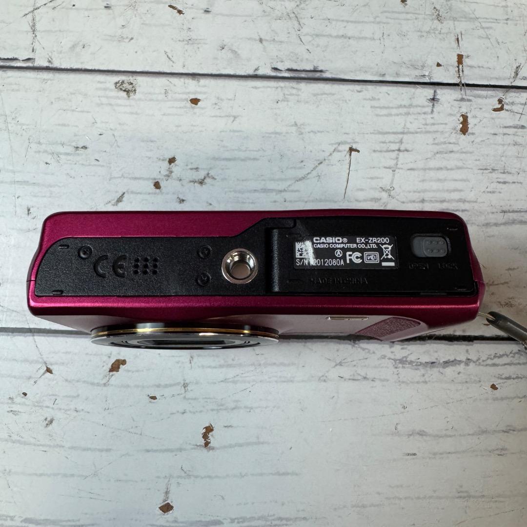 CASIO EXILIM EX-ZR200 デジカメ デジタルカメラ カシオ