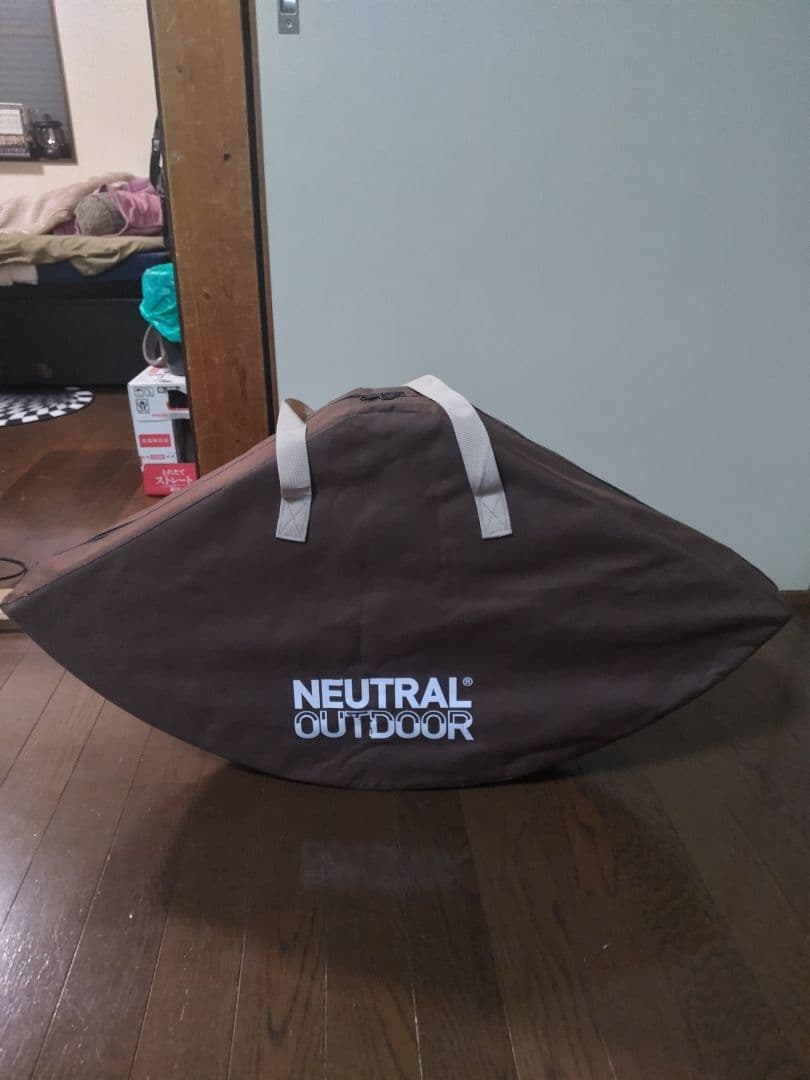 NEUTRAL OUTDOOR 竹製円形折りたたみテーブル