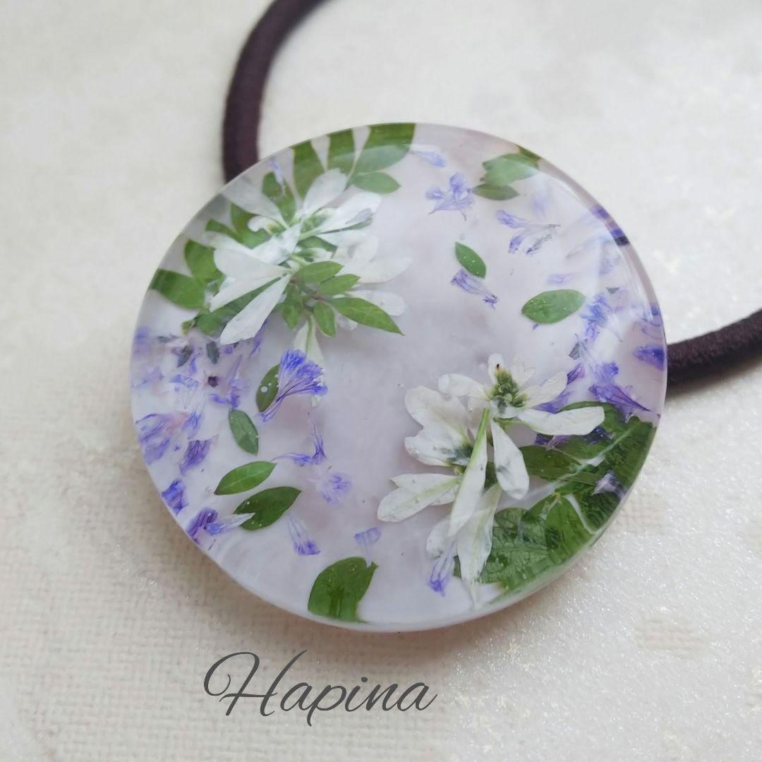 初夏の押し花 水彩柄 藤色ラウンドレジンヘアゴム