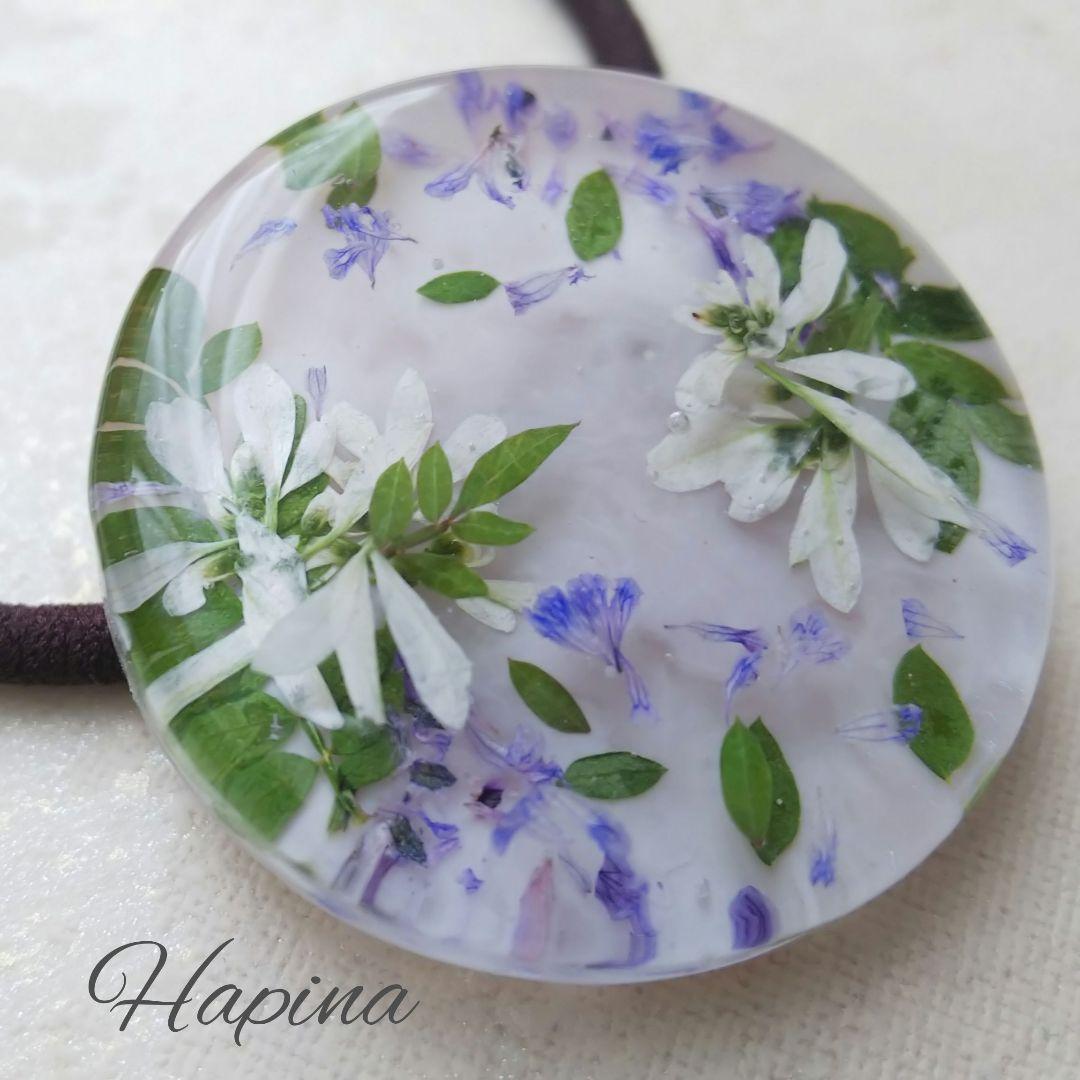 初夏の押し花 水彩柄 藤色ラウンドレジンヘアゴム