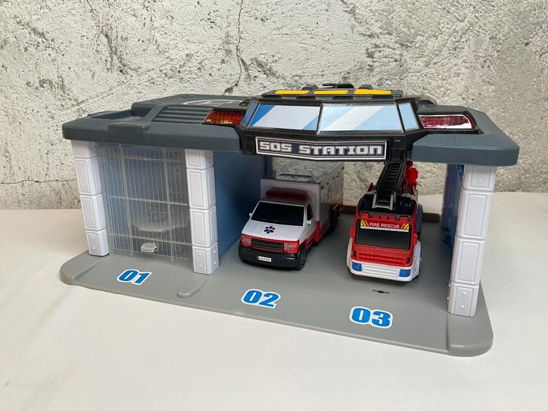 輸入玩具　Dickie Toys　レスキューステーションセット