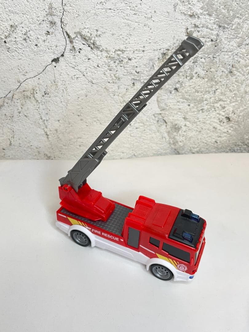 輸入玩具　Dickie Toys　レスキューステーションセット