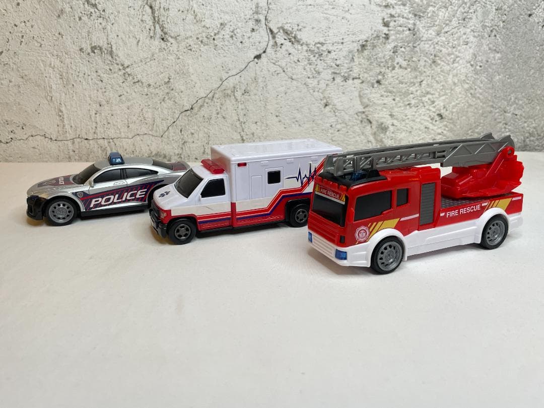 輸入玩具　Dickie Toys　レスキューステーションセット