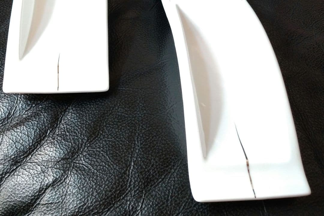 ♣オシャレな【有田焼輪花小鉢皿】♥銀彩２ステージ演出素敵な白長皿⬛２種類２組４皿