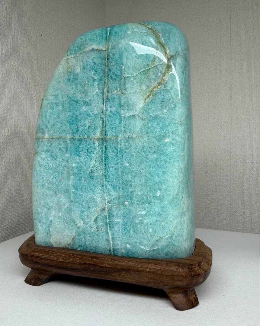 鑑賞石　ブラジル　アマゾナイト 木製台座付き