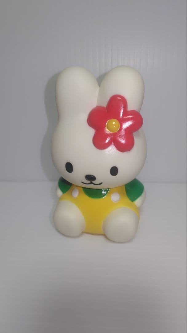 激レア！　ハローキティのなかまたち　♡　うさぎ　くま　ソフビ貯金箱　♡