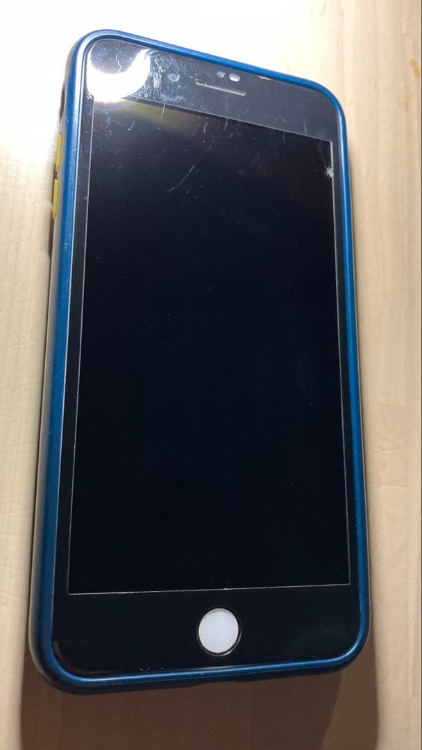 【少々傷有】iPhone8plus 64GB ゴールド SIMフリー純正バッテリ