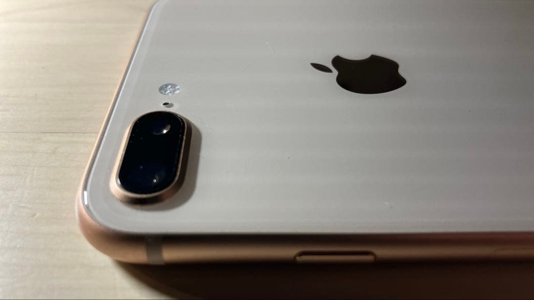 【少々傷有】iPhone8plus 64GB ゴールド SIMフリー純正バッテリ
