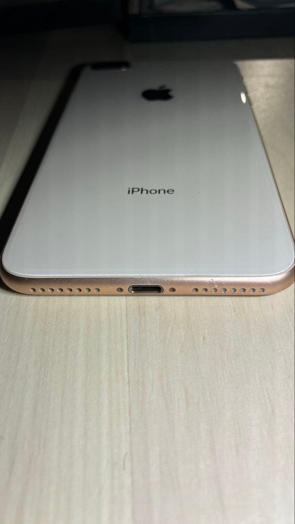 【少々傷有】iPhone8plus 64GB ゴールド SIMフリー純正バッテリ