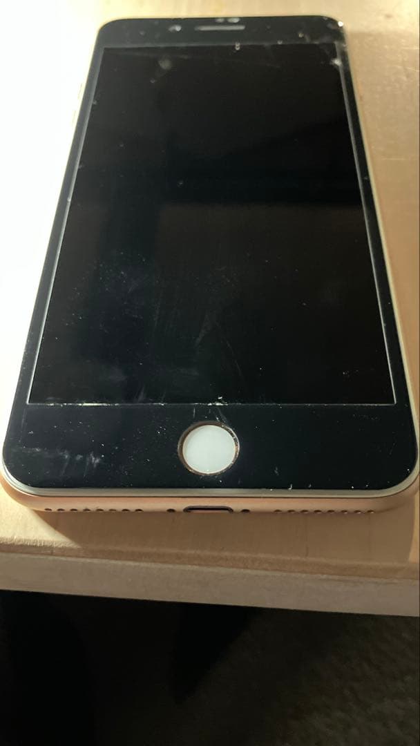 【少々傷有】iPhone8plus 64GB ゴールド SIMフリー純正バッテリ