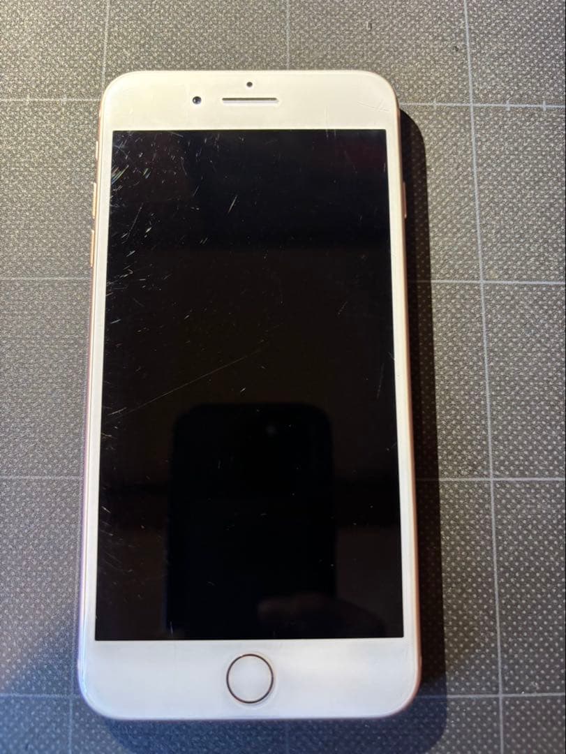 iPhone 8Plus ピンクゴルード256 GB au