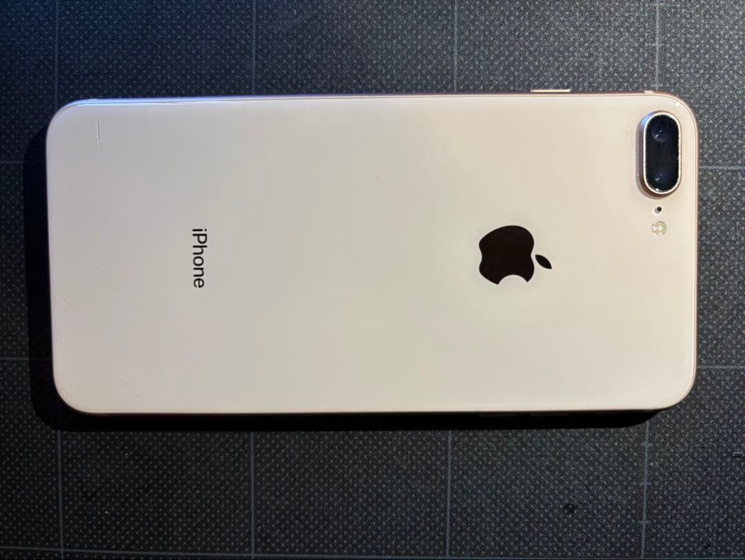 iPhone 8Plus ピンクゴルード256 GB au