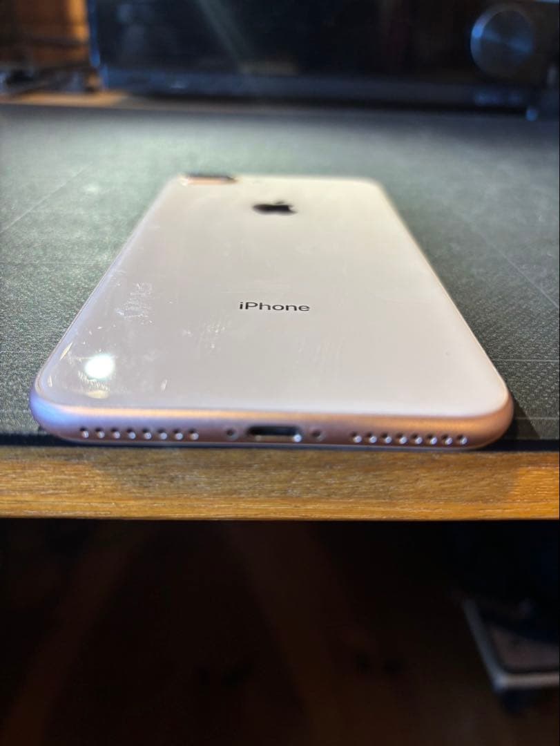 iPhone 8Plus ピンクゴルード256 GB au