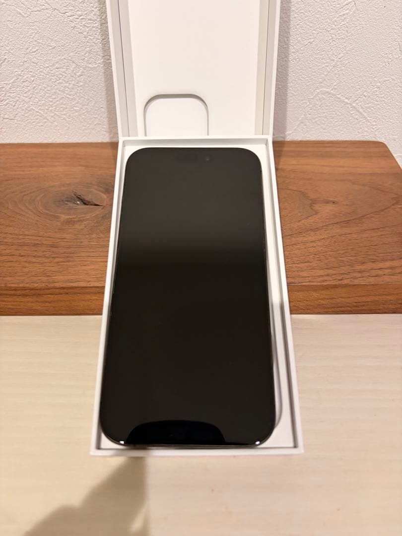 Apple iPhone 15Pro ブラックチタニウム　本体SIMフリー