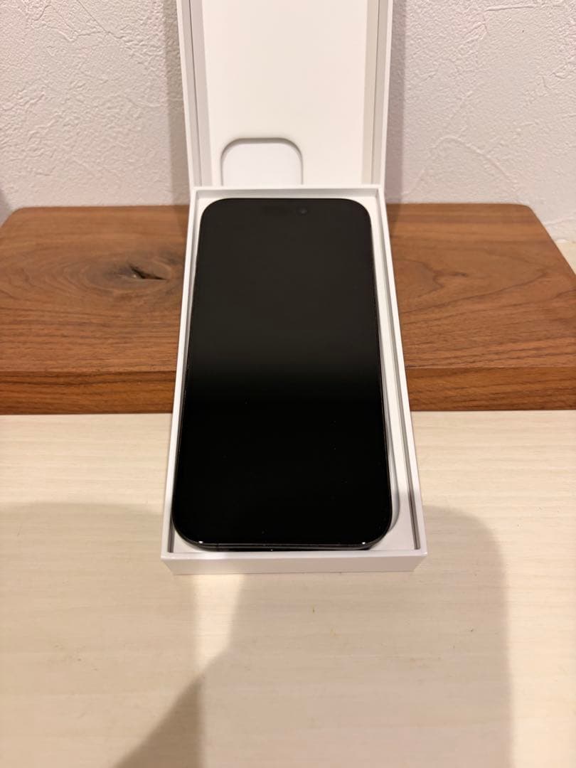 Apple iPhone 15Pro ブラックチタニウム　本体SIMフリー