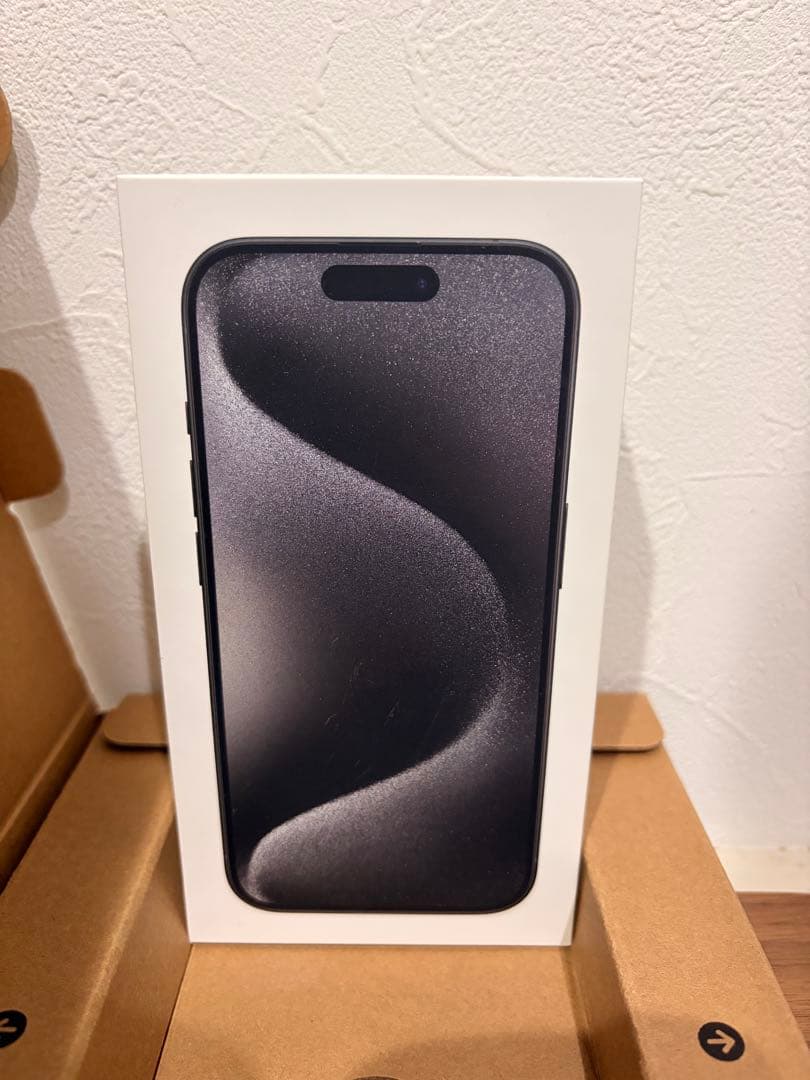 Apple iPhone 15Pro ブラックチタニウム　本体SIMフリー
