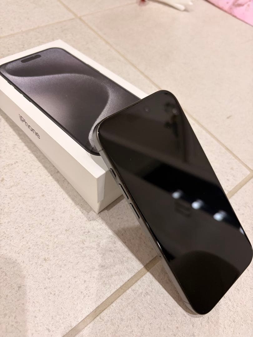 Apple iPhone 15Pro ブラックチタニウム　本体SIMフリー