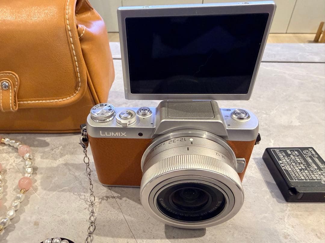 LUMIX DMClGF7 ミラーレス一眼 ブラウン